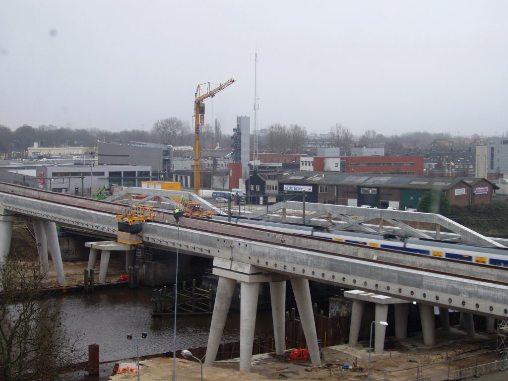 fly-over en spoorbrug in aanbouw, Den Bosch