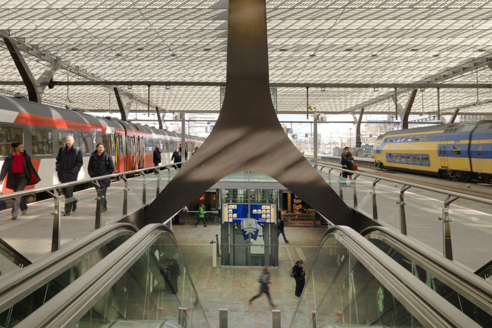 Station, Rotterdam Centraal, reizigers, perron, treinen, NS