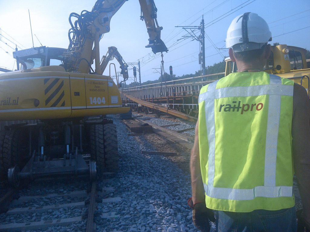 Voestalpine Railpro, werkzaamheden spoor