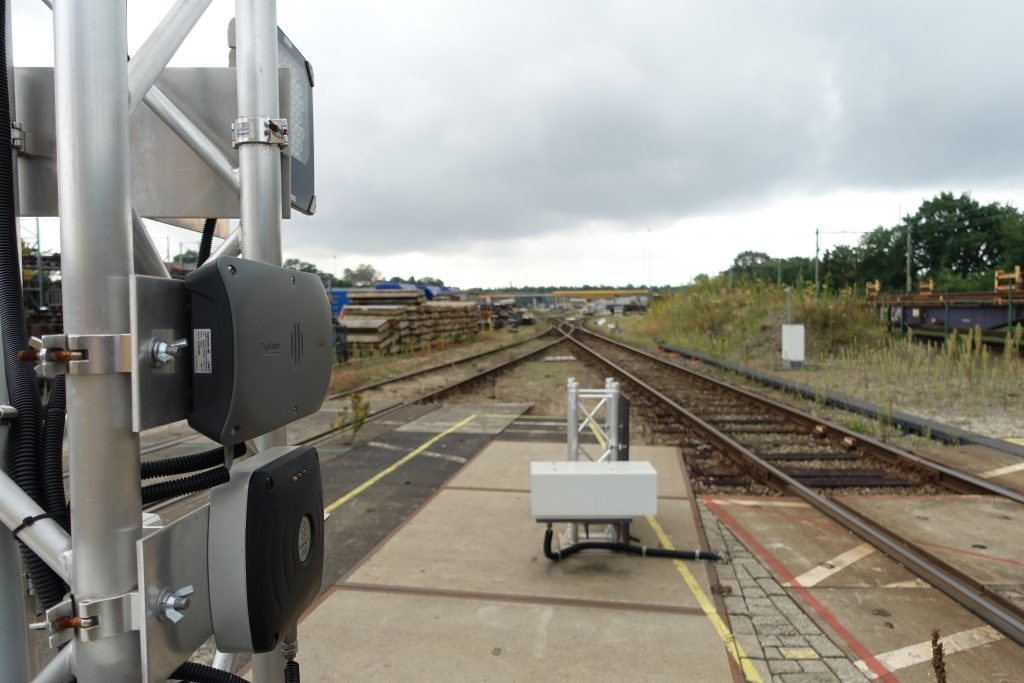 De proefopstellingen met de RFID-technologie op het terrein van Voestalpine Railpro