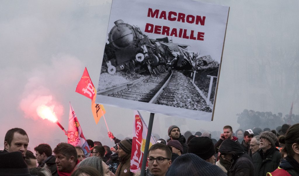 Demonstratie Parijs tegen de hervormingen van spoorbedrijf SNCF, foto: Hollandse Hoogte