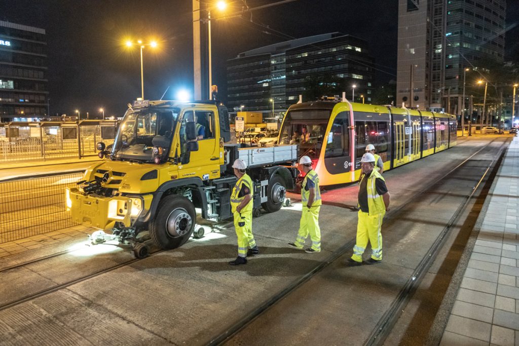 Testrit met tram Uithoflijn door stationsgebied Utrecht