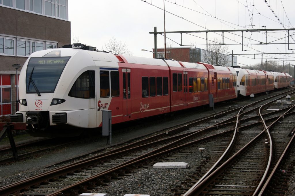 Stadler GTW 2/8 Spurt van Arriva in Leeuwarden. Bron: Roel Hemkes