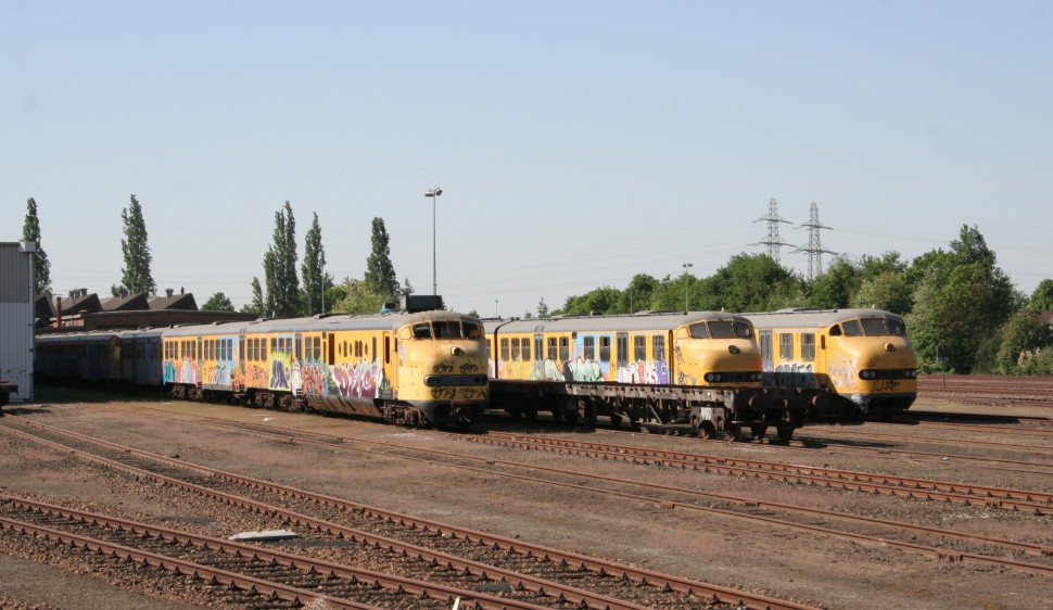 Overeenkomend Pessimistisch wapenkamer NS stuurt 35 locomotieven en 29 rijtuigen naar de sloop | SpoorPro.nl