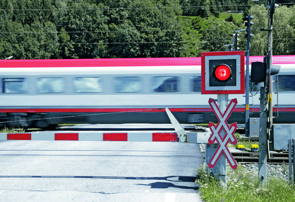 Train_crossing, bron Pilz