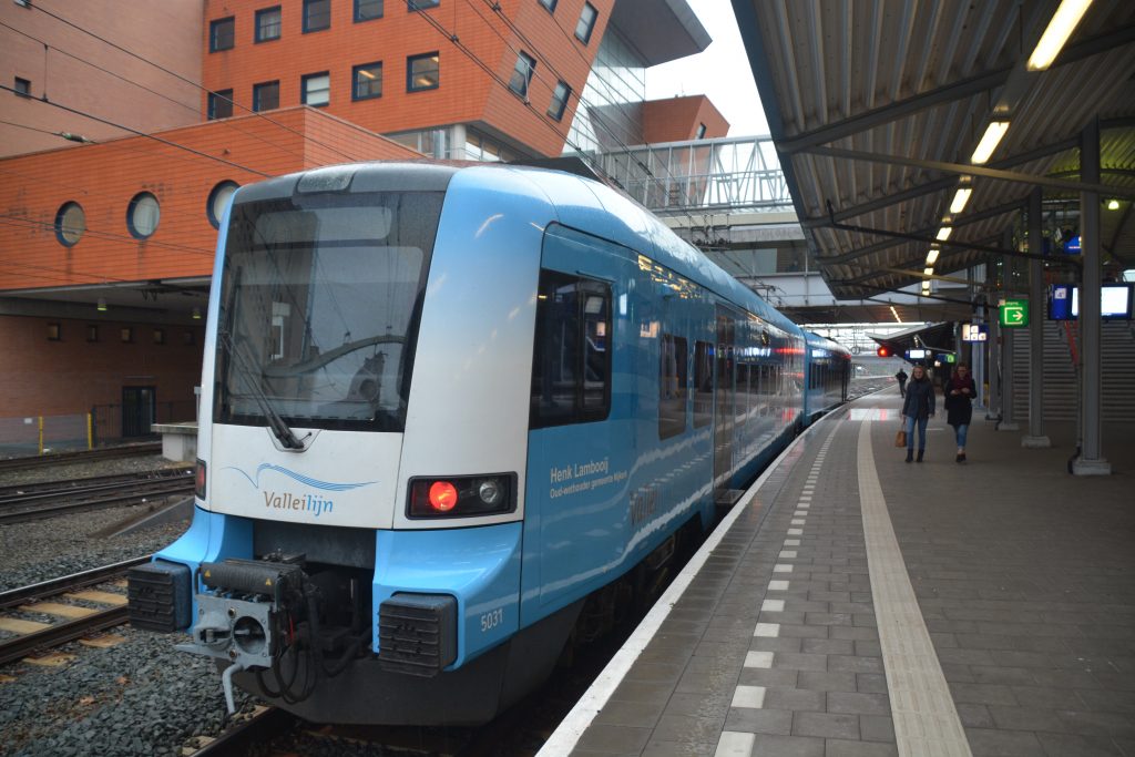 Een Connexxion-trein van de valleilijn op station Amersfoort
