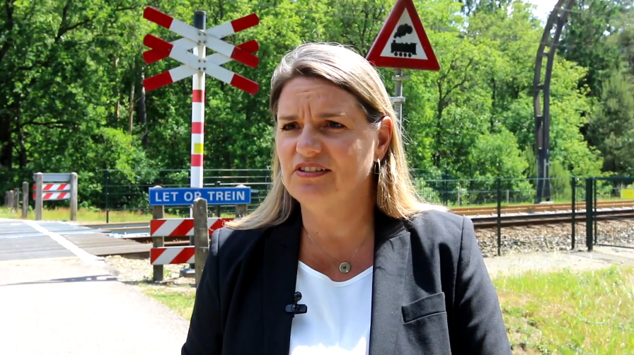 Anne Zwiers, directeur Overwegen bij ProRail