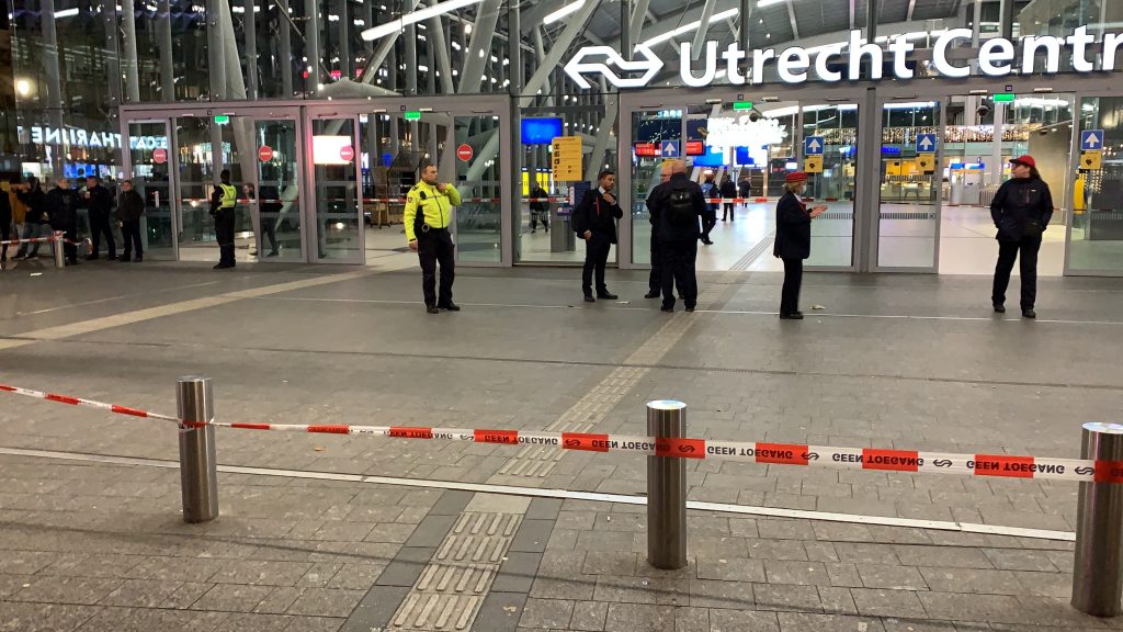 Op dinsdag 3 november rond 19 uur is station Utrecht Centraal ontruimd, foto: ANP