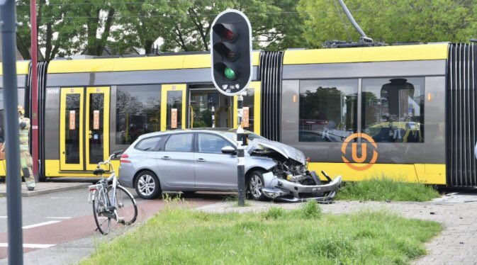 Botsing tram en auto in Nieuwegein, bron: U-OV