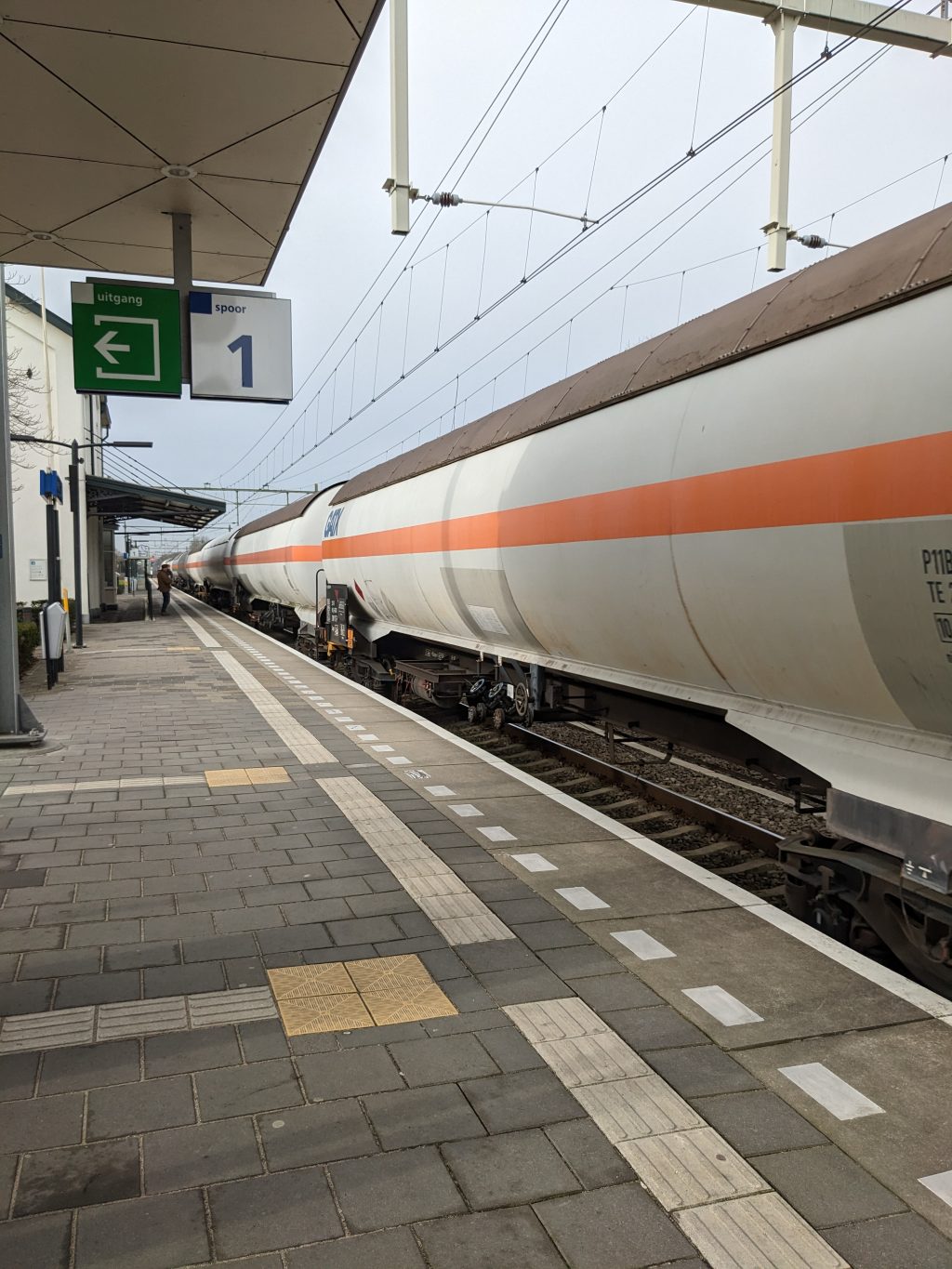 Oisterwijk station - gevaarlijke stoffen JB