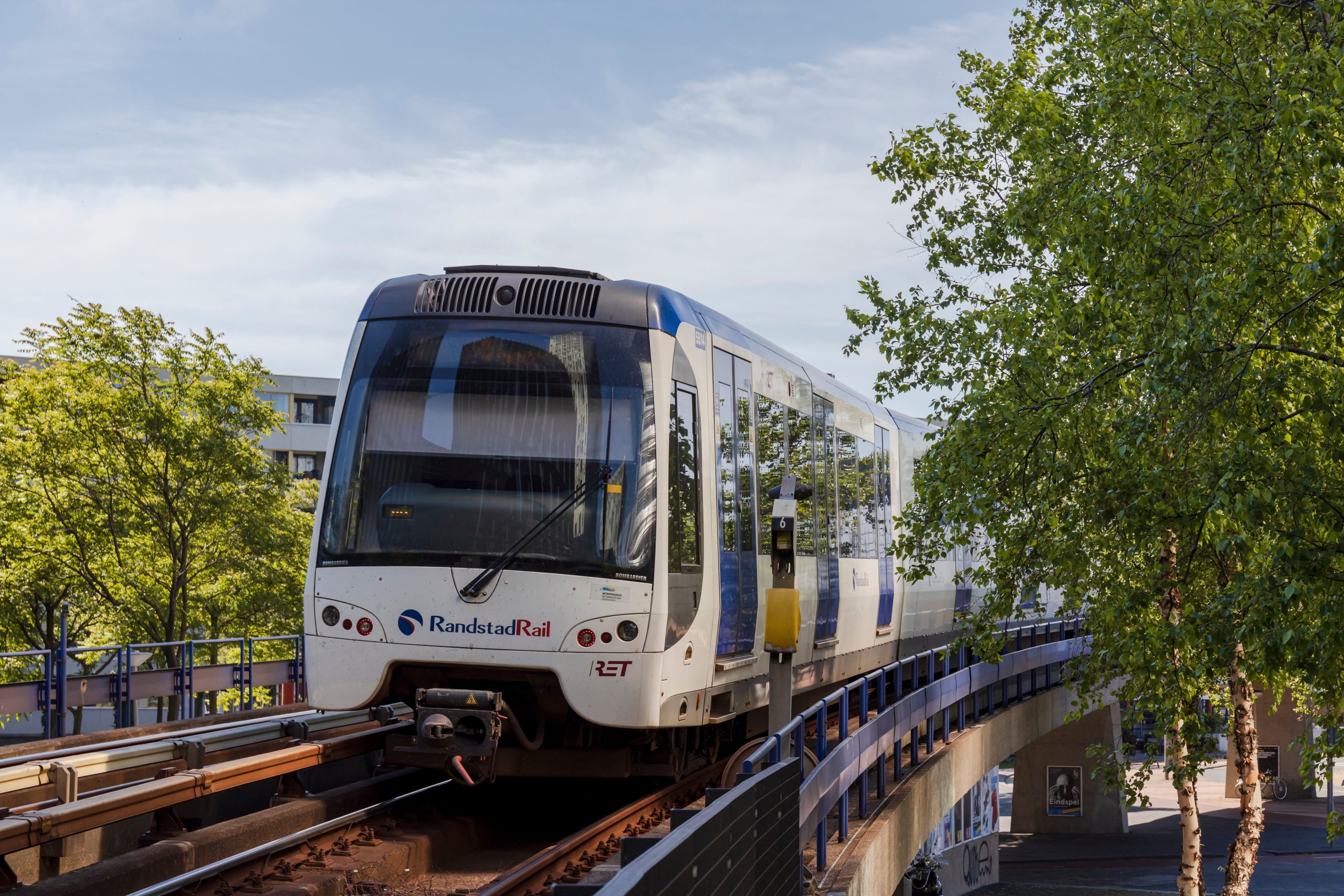 Meer metro’s tussen Rotterdam en Den Haag na klachten over drukte