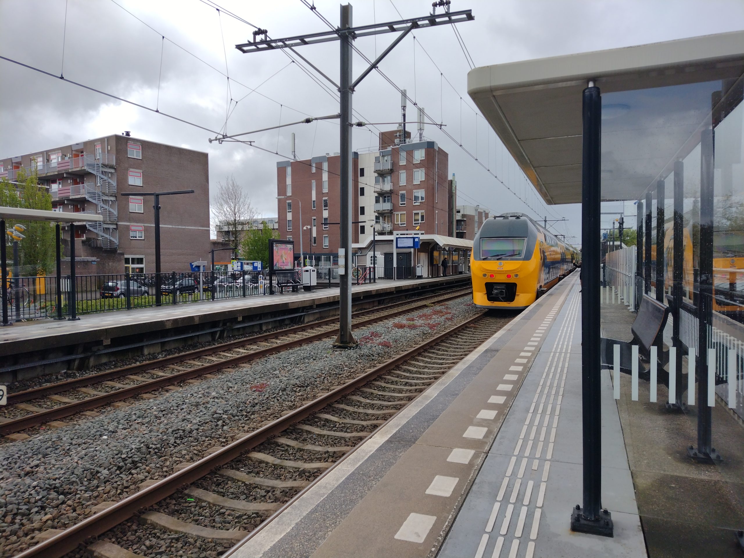 Station Hoorn Kersenboogerd krijgt nieuwe perrons en wachtruimtes