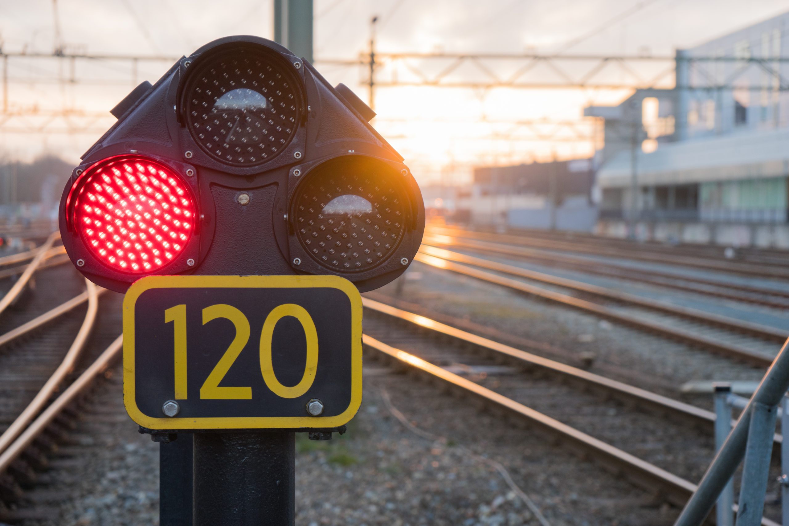 AIV: ‘Nederlandse spoor kwetsbaar voor hybride dreigingen’