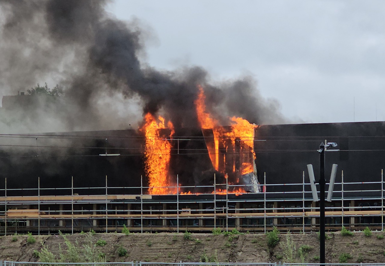 ‘Flinke tegenslag’ door brand in nieuwbouw station Groningen