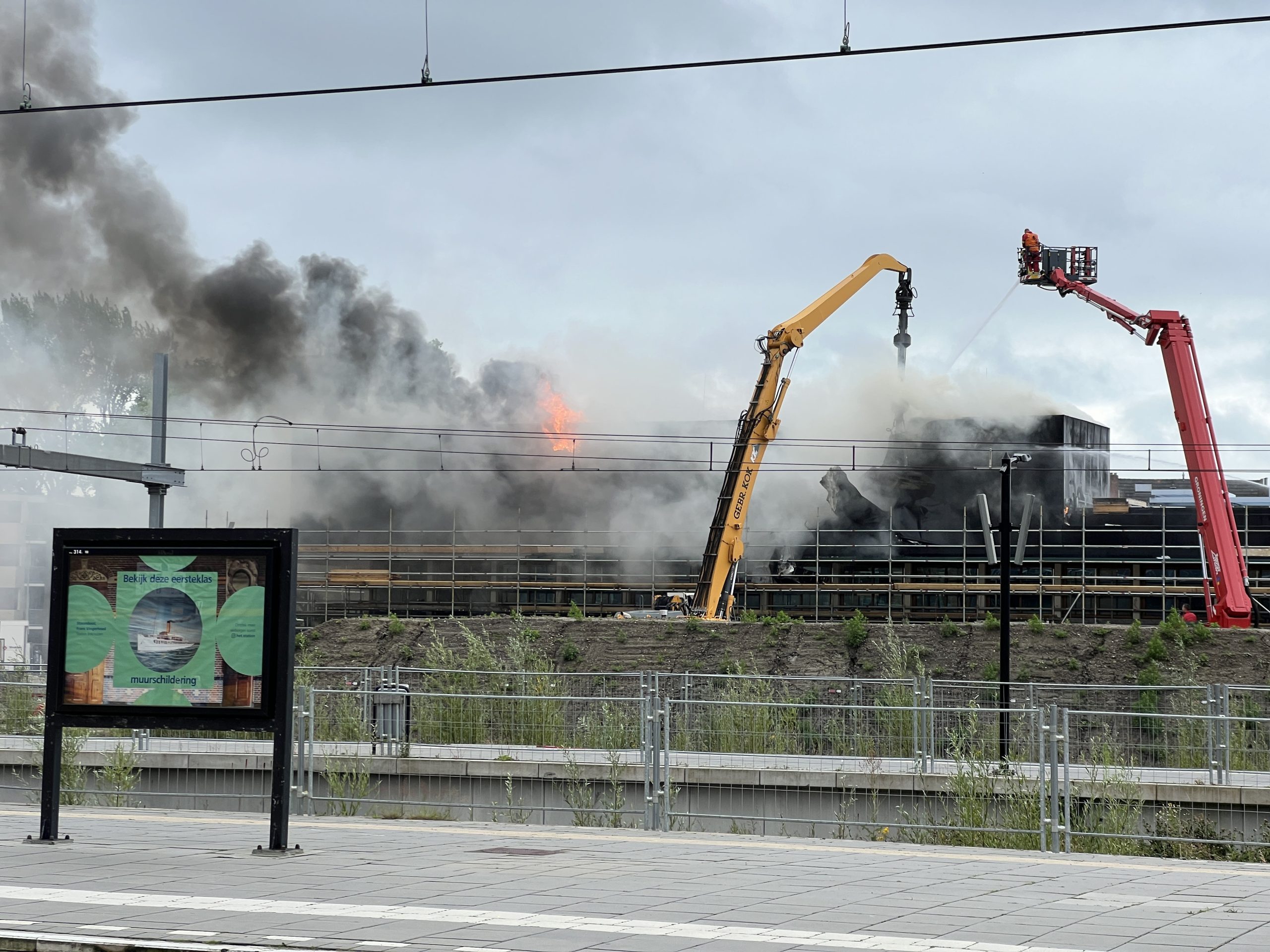 Urenlang minder treinen bij Groningen door uitslaande brand