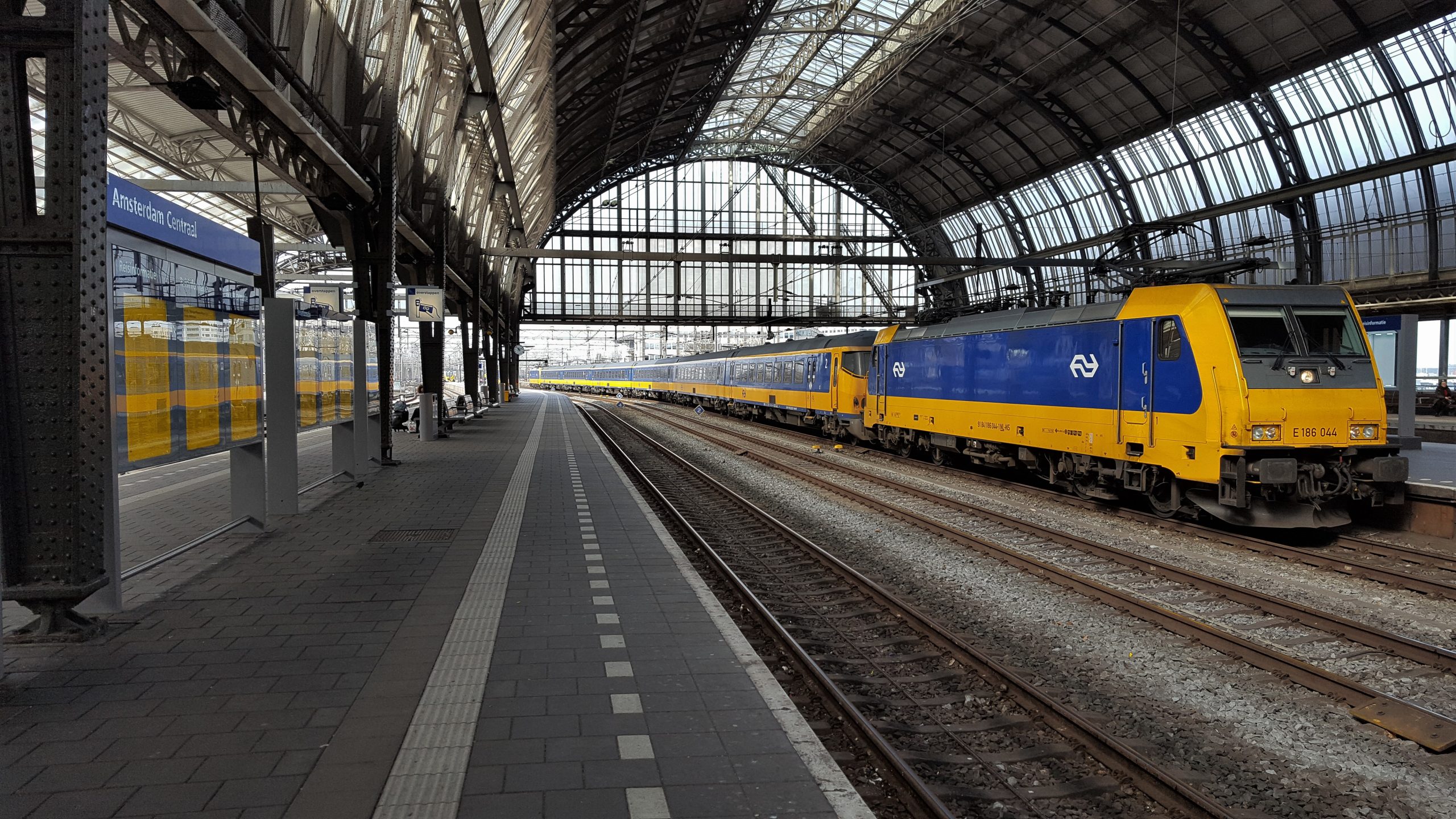 Dit is waarom nog geen ETCS wordt aangelegd op Amsterdam Centraal