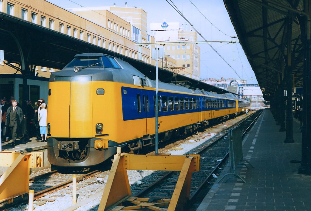 NS-trein op Hoofdstation Groningen