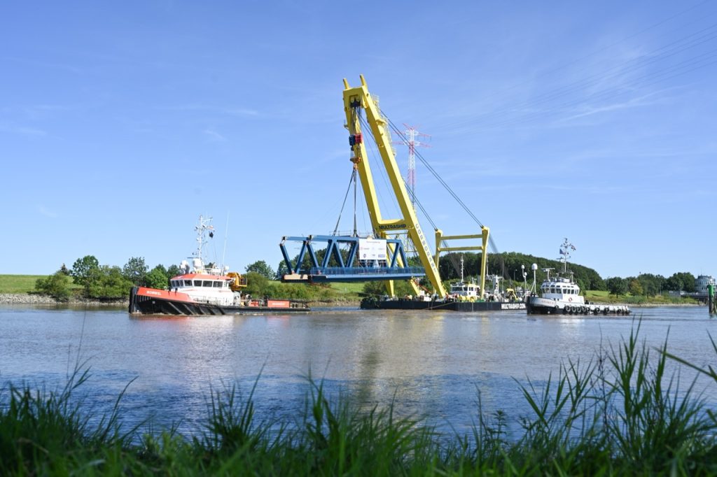 De Friesenbrücke 'onderweg'