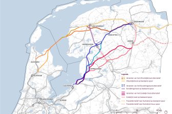 de verschillende tracés van de Lelylijn