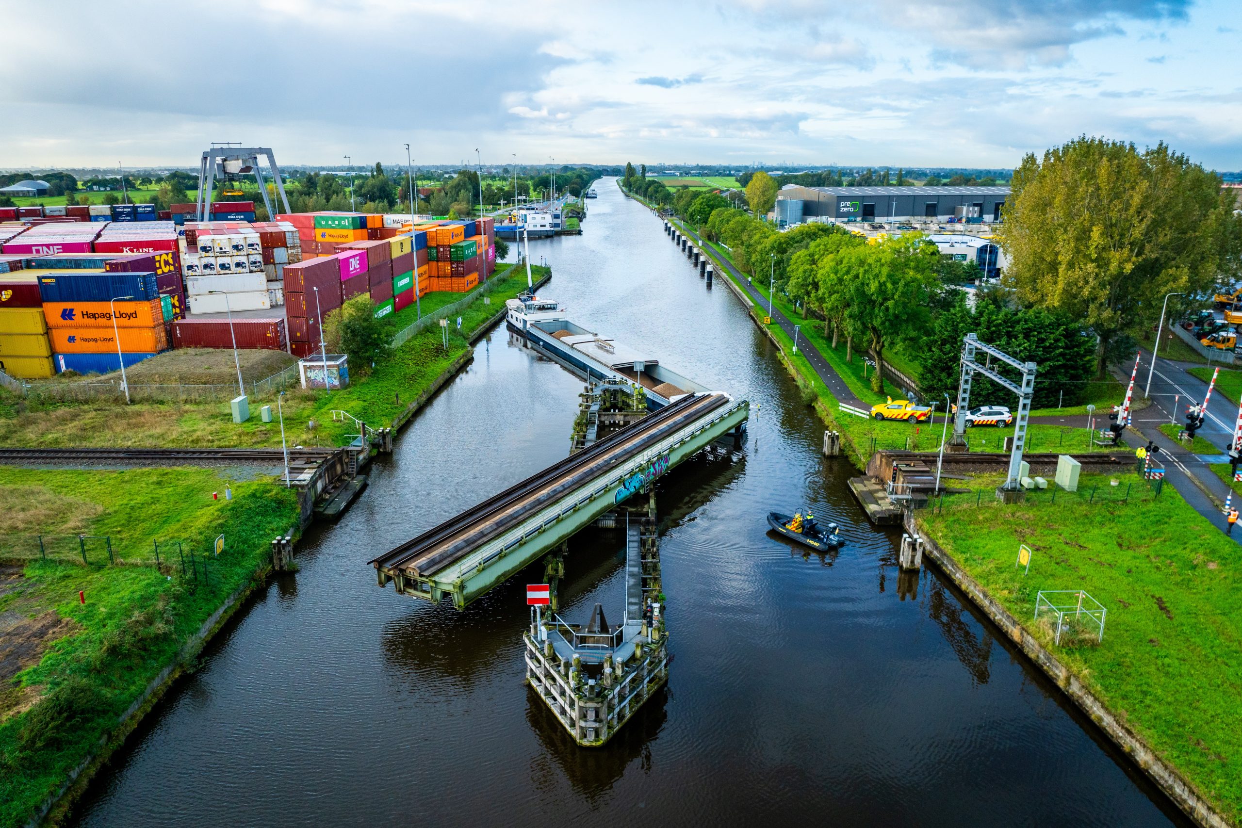 Voorlopig geen treinen tussen Alphen en Bodegraven vanwege aanvaring spoorbrug